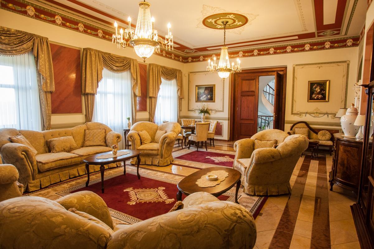 Voeroes Kastely Kunbaracs المظهر الخارجي الصورة